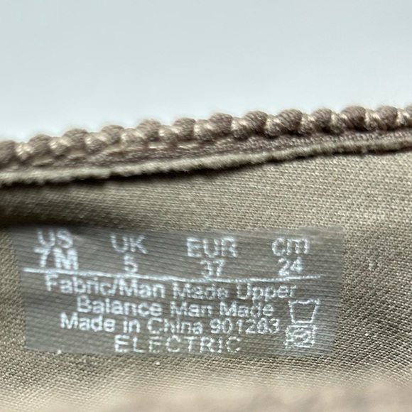 BZEES Shoes Women’s 7M Brown Electric Slip-On Closed Toe Comfort Chunky Heel - Picture 11 of 12